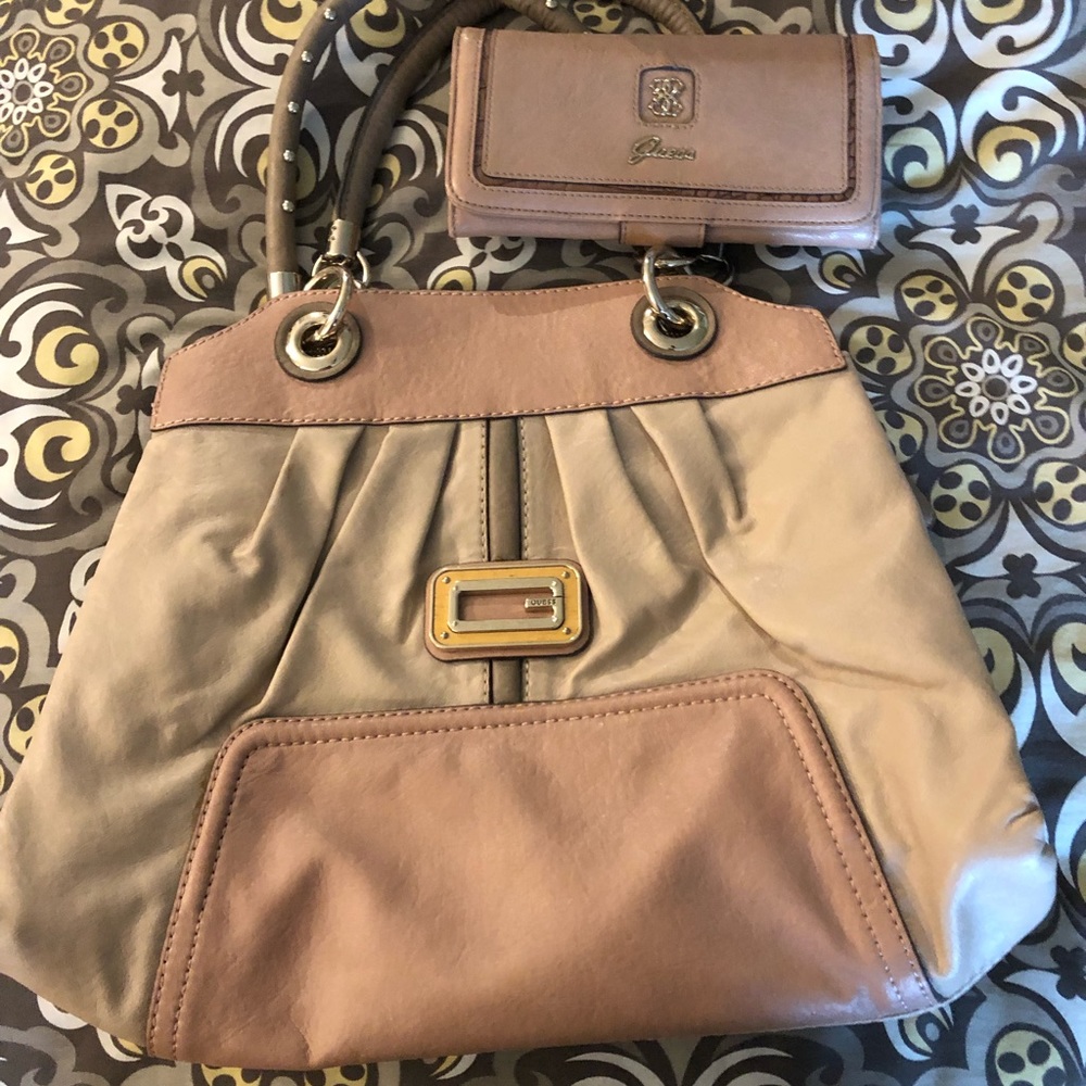 Matching Guess handbag and wallet
